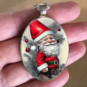 Silver Oval Shaped SANTA CLAUS Christmas Pendant Necklace
